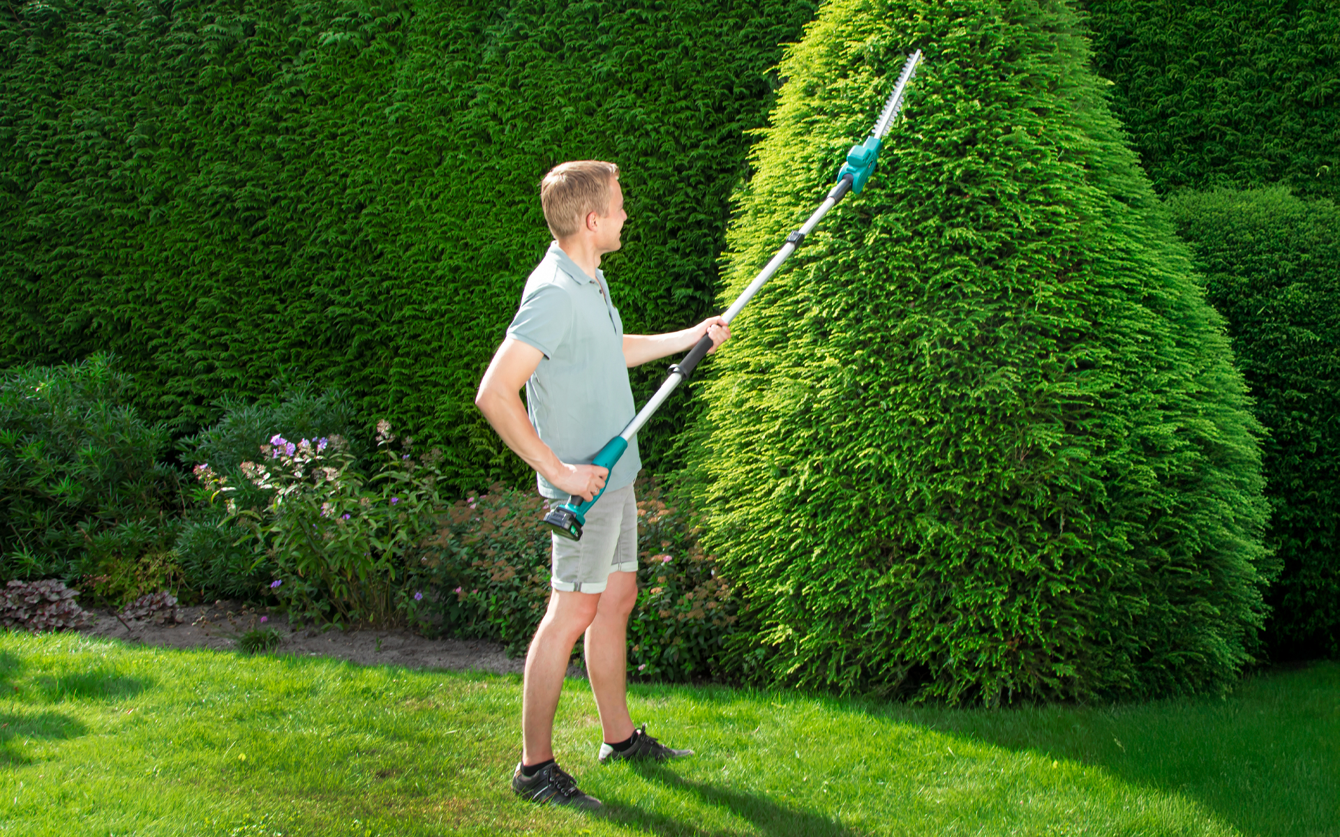 Telescopic Hedge Trimmer VONROC